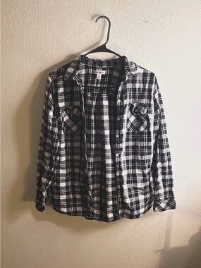 Black & White Plaid Flannel Shirt - Men's Long Sleeve